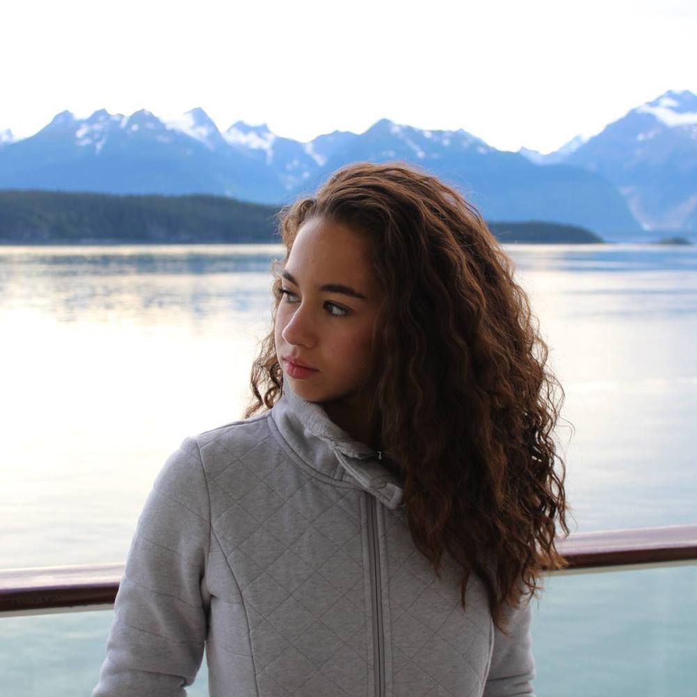 Meet your Posher, Ana cristina